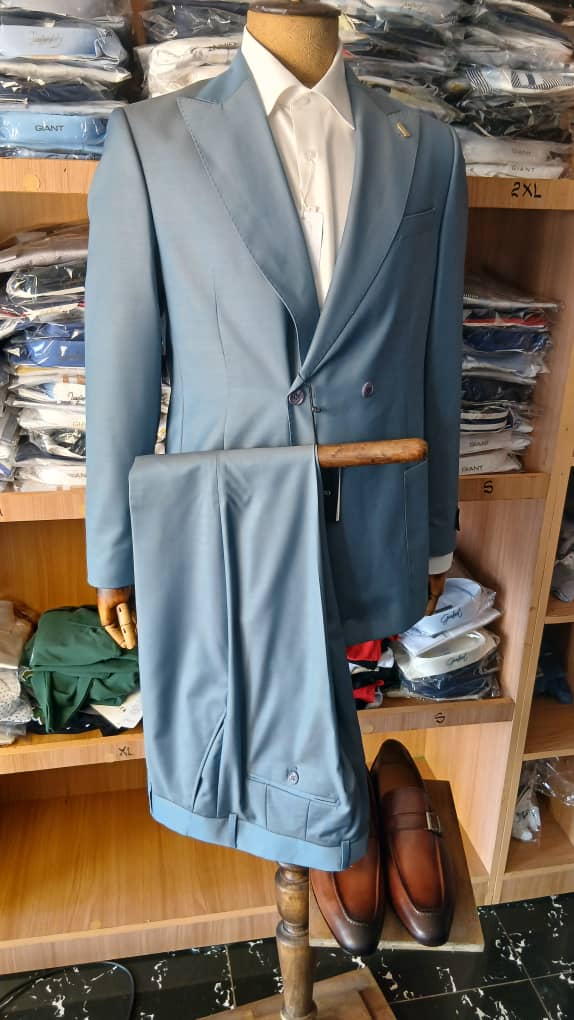 Costume croisé bleu ciel